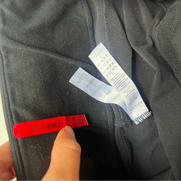 SPANX Ready to Wow Leggings - Picture 7 of 10